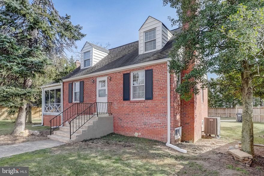 Welcome to 6528 Summerton Way! This charming 3 bed 2 bath colonial style home has been updated with all the bells & whistles, ready for you to move in. The classic charm of this home has been preserved while receiving convenient touches of modern updates for a well refreshed atmosphere throughout, which include a beautiful fireplace & designated main living areas.

Enjoy the convenience of the main level master suite with your own on-suite full bathroom. The bedrooms on the second level are expansive with tons of room, oversized windows & ample room to meet your storage needs. Featured updates stainless steel appliances, modern light fixtures, finished hardwood floors on the main level, as well as carpet on the lower & upper level. 

On the lower level is a large blank canvas with an extensive amount of possibilities to use as an additional bedroom, fitness room or flex space to meet your lifestyle needs. Included is a enclosed sun porch, perfect for hosting guests or relaxation. The back yard comes equipped with a top of the line tall fully fenced in yard for optimal privacy. The extended driveway provides enough space to hold up to four vehicles comfortably. Conveniently located near I-395, Kingstowne, public transit, restaurants, parks & much more!