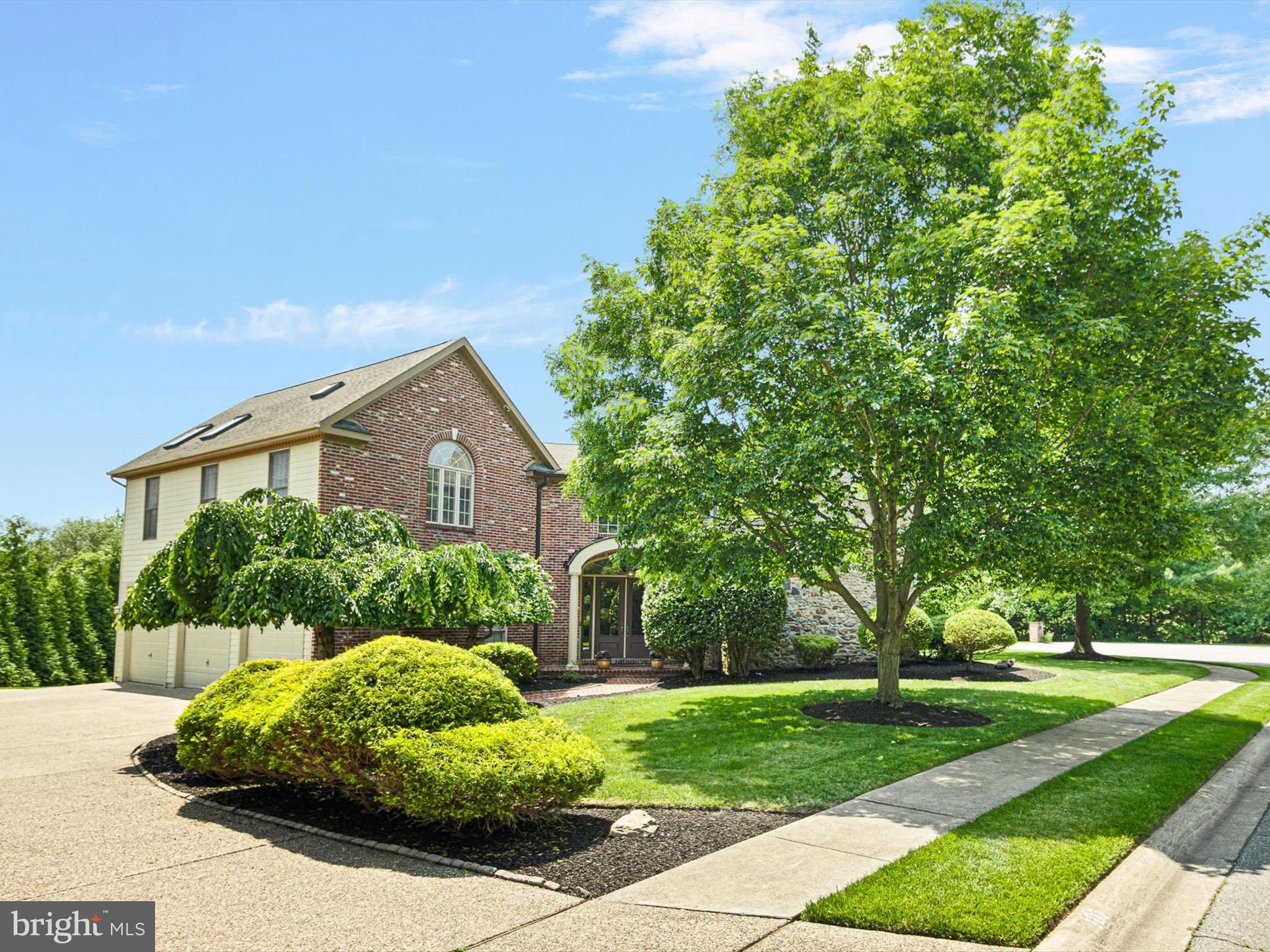 107 GILLIANS WAY
