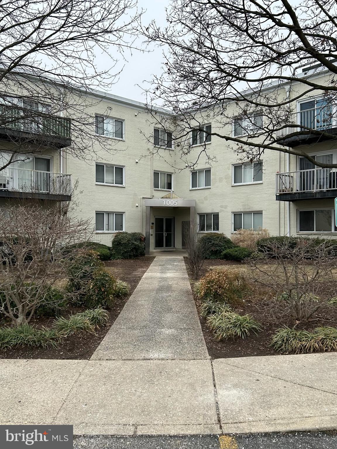 Welcome home to this beautifully maintained studio condo with secured entry! This home is one of the larger studio units and is located on the top floor. Your new home has an open floor plan, upgraded flooring, recessed lights, fresh paint, in-unit combo washer/dryer, large custom walk-in closet and one assigned parking space. Community amenities include pool, fitness center, picnic area and visitor parking.
Close proximity to University of Maryland, shopping, metro and public transportation.
Home is also being advertised as a rental. Please inquire for details.
***Association does not meet Fannie Mae and Freddie Mac guidelines. Please consult with your lender regarding financing requirements/options****. Ideal for a CASH purchase