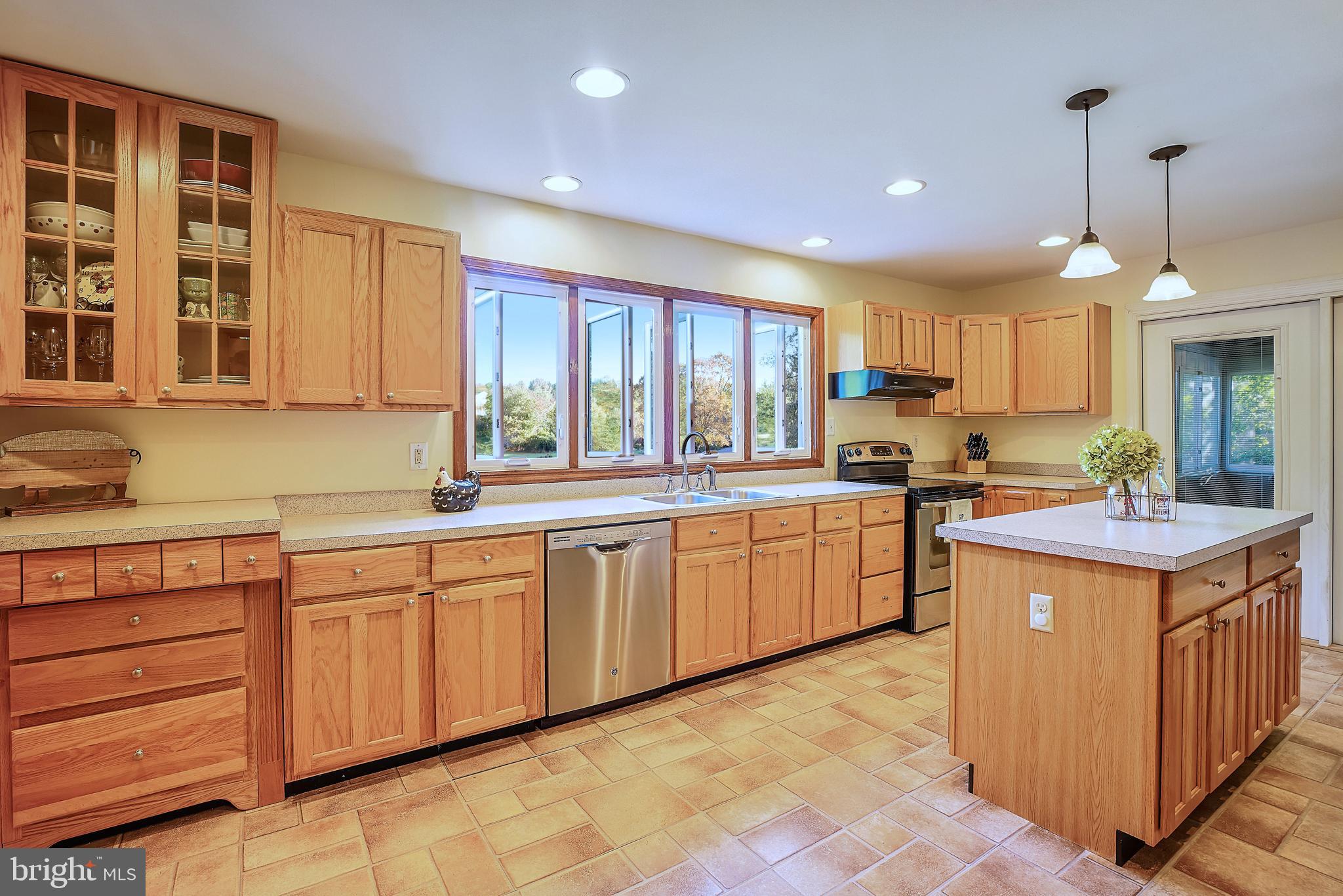 LONDON BRIDGE ESTATES - Residential