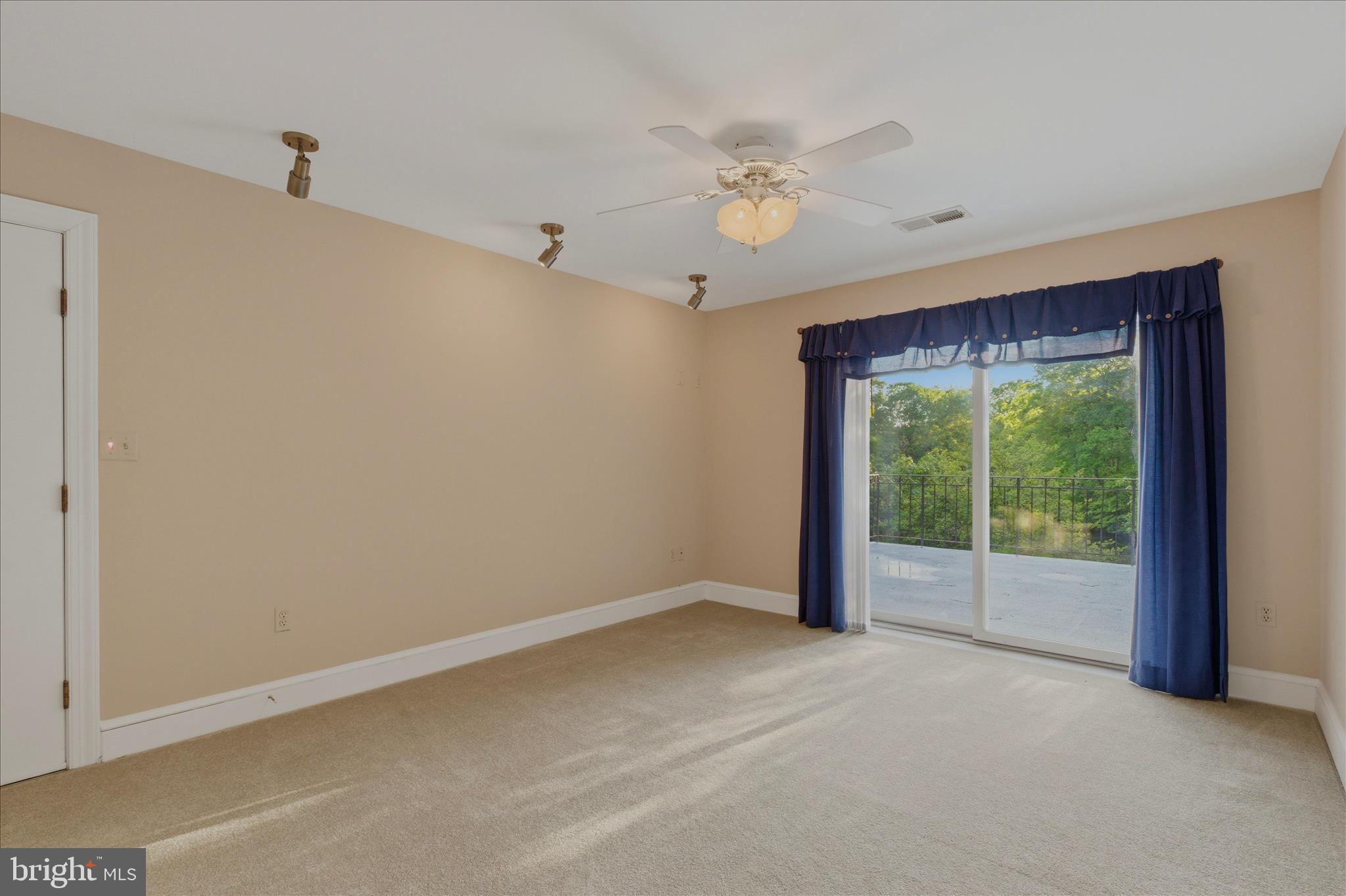 SHORES OF CALVERT - Residential