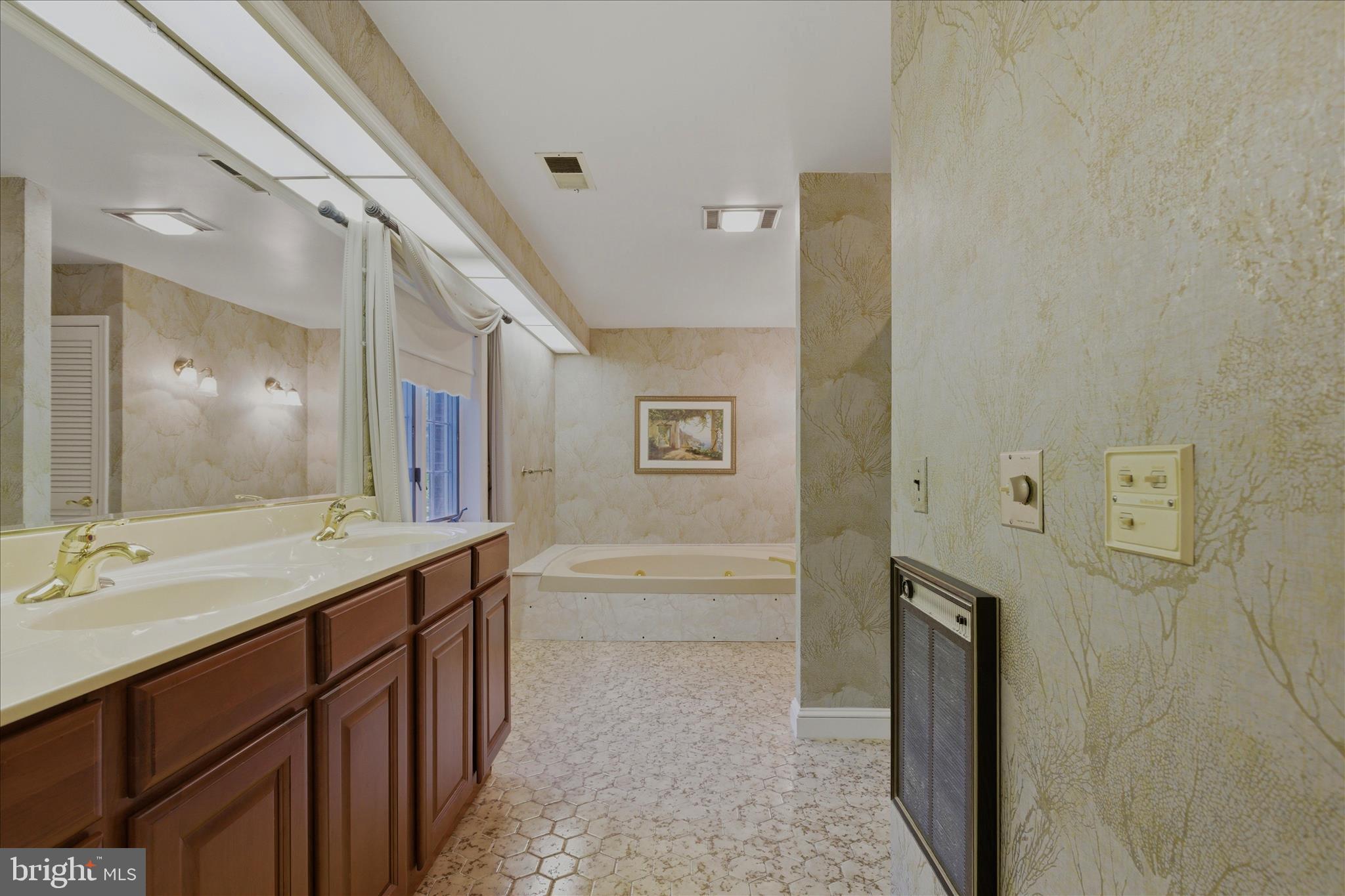 SHORES OF CALVERT - Residential