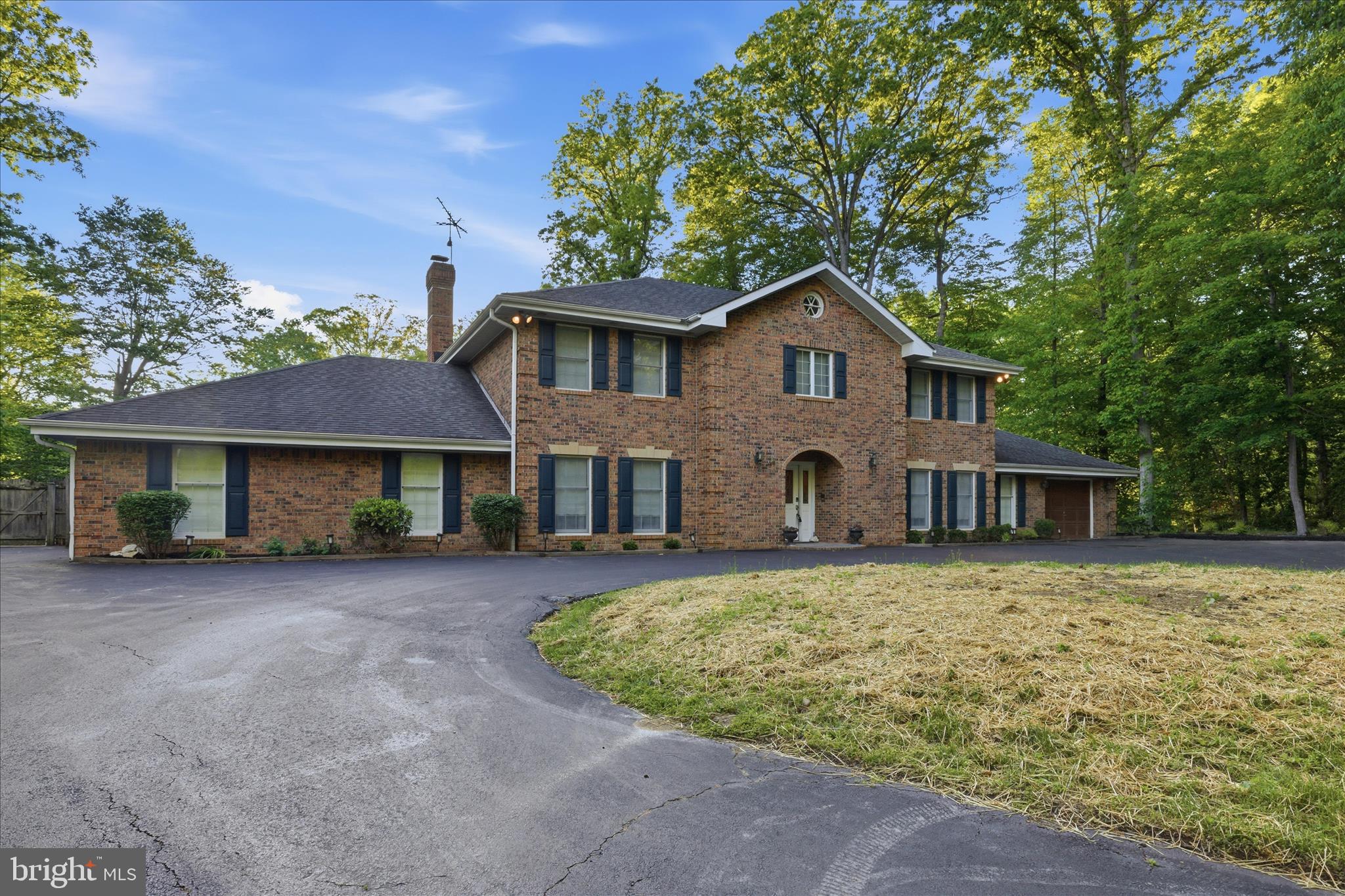 3901 LAKESIDE COURT