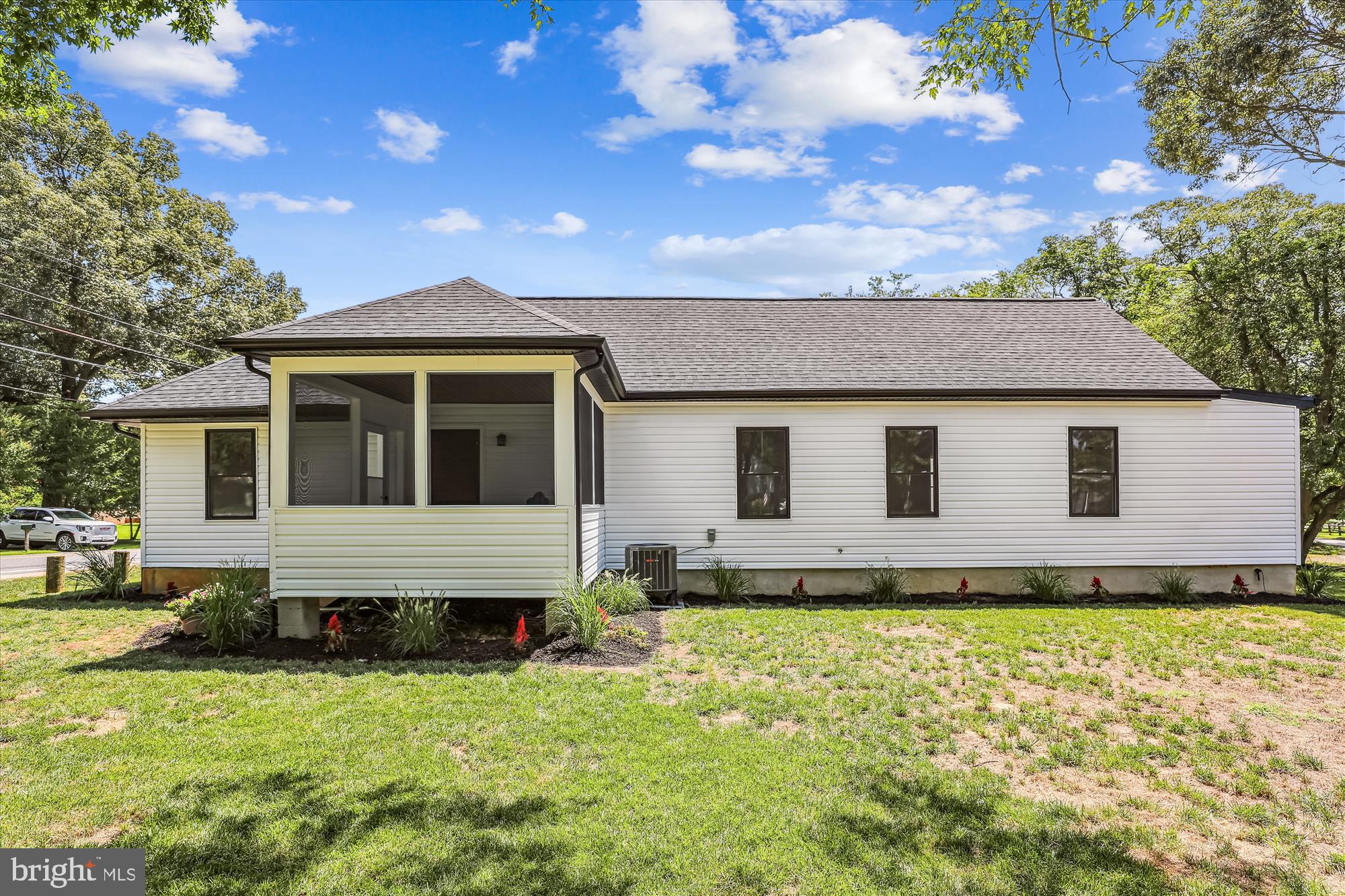 1581 LONG POINT ROAD
