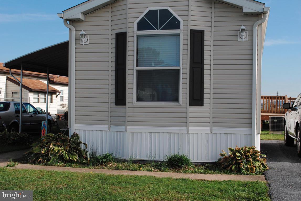 RIDGEWOOD MANOR - Residential