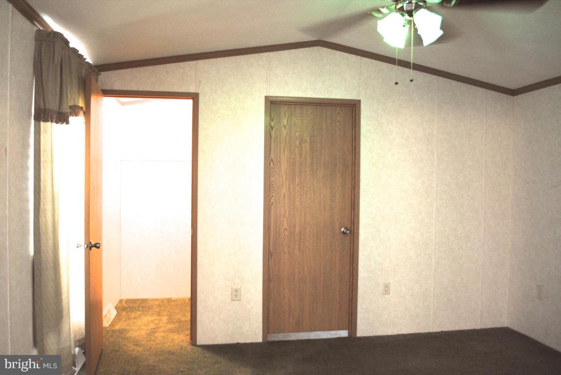 RIDGEWOOD MANOR - Residential