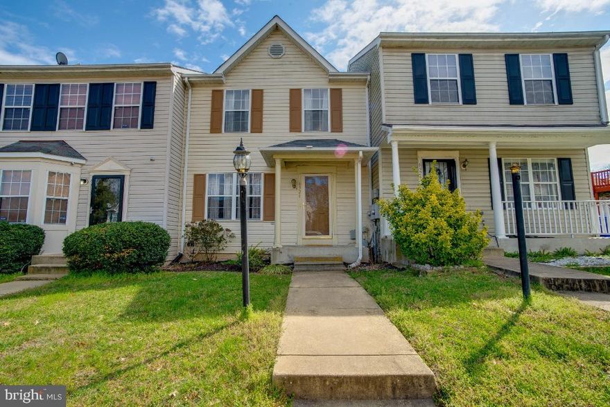 This roomy 3 bedroom, 3 bathroom spacious townhome is move-in ready and can be yours with NO MONEY DOWN! The kitchen s oak cabinetry brings loads of charm to the space and compliments a variety of design styles. As the days become warmer, your fenced in backyard provides the perfect place to fire up the grill and host a summer soiree for family and friends. The fun doesn t end there! The basement is spacious and perfect for an impromptu movie night or game night! This one won t last long!