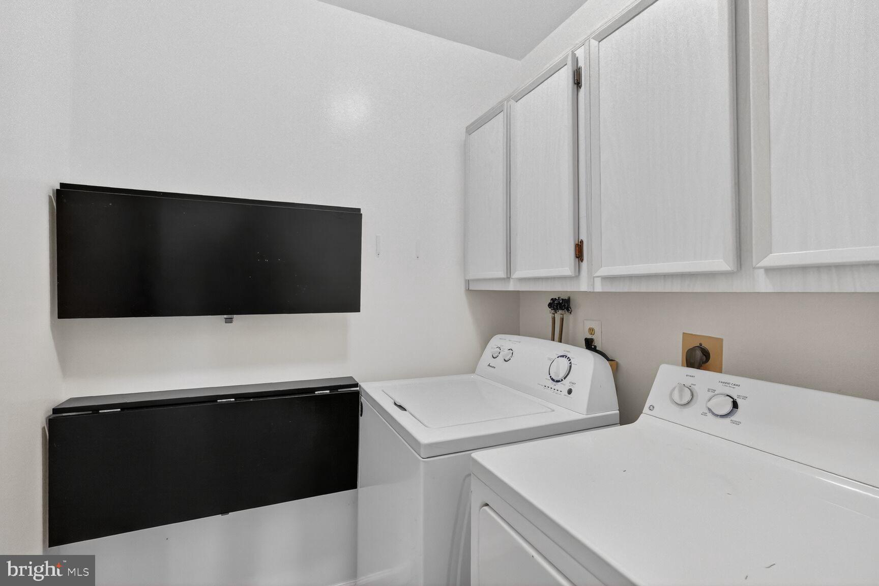 LEISURE WORLD - Residential