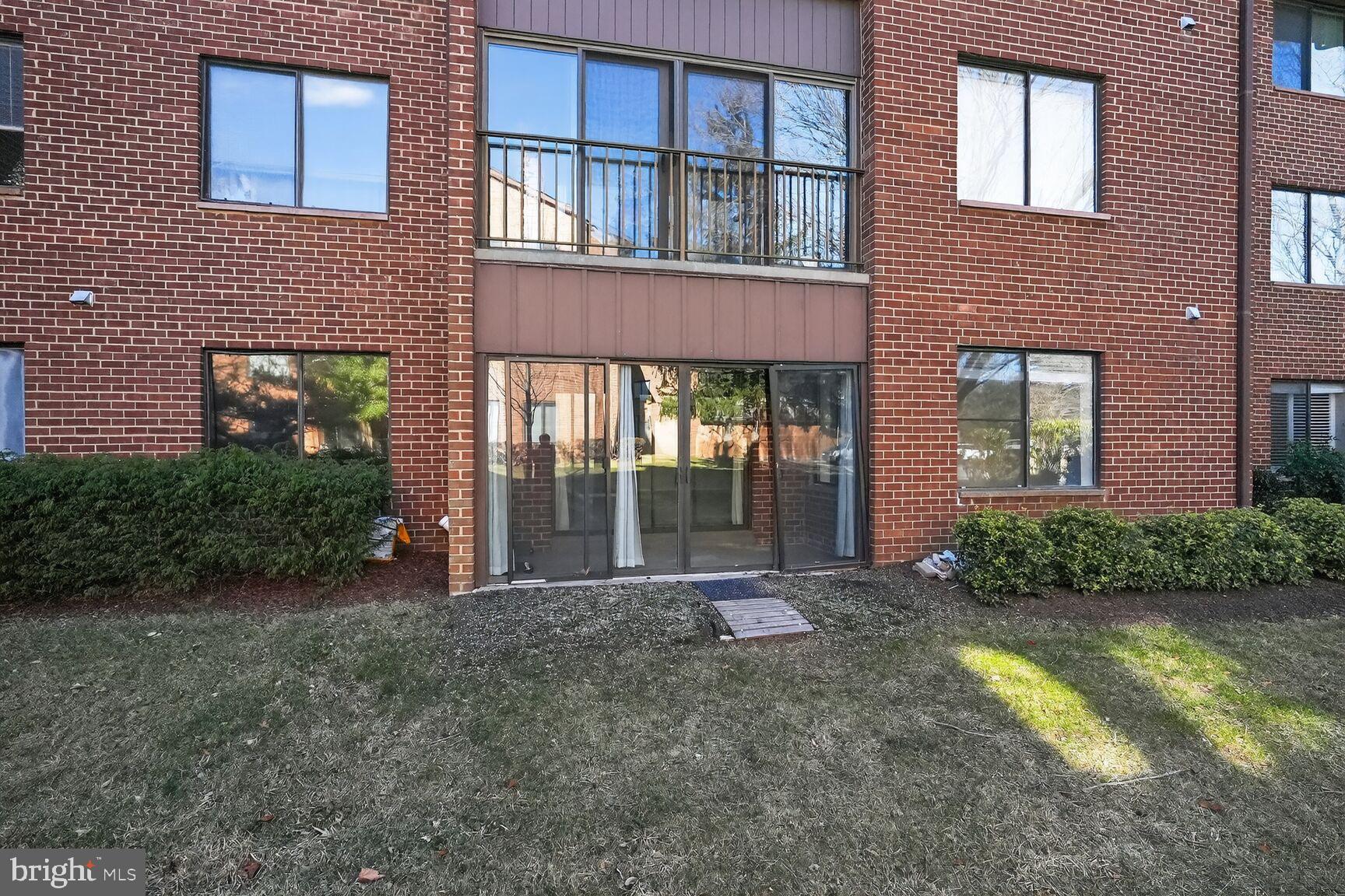 LEISURE WORLD - Residential