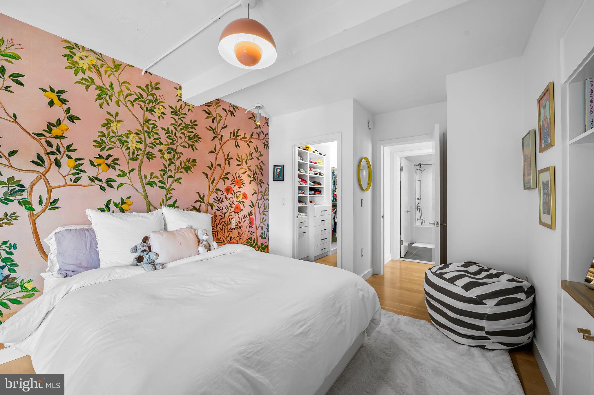 LITTLE ITALY - Residential