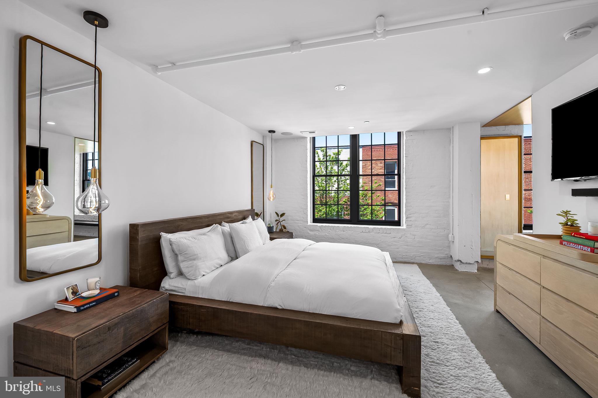 LITTLE ITALY - Residential
