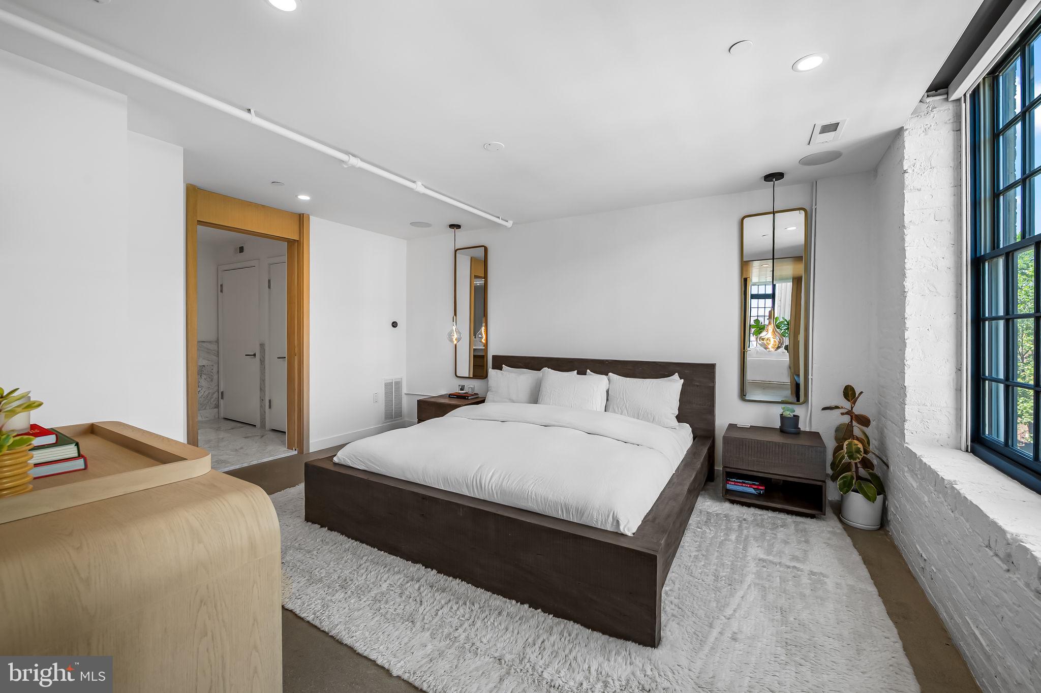 LITTLE ITALY - Residential