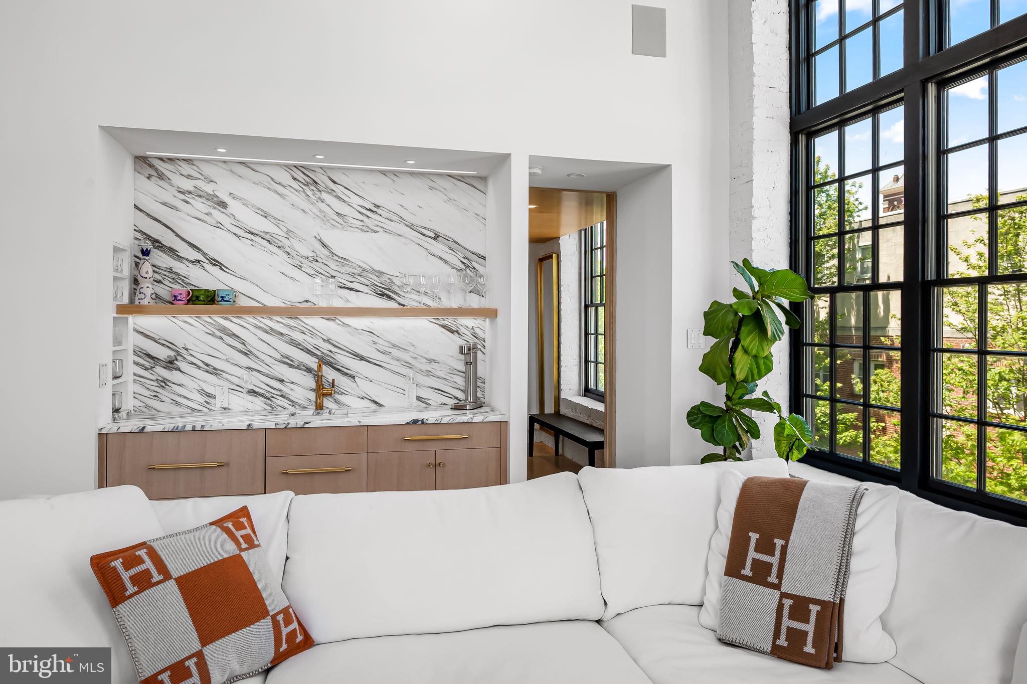 LITTLE ITALY - Residential