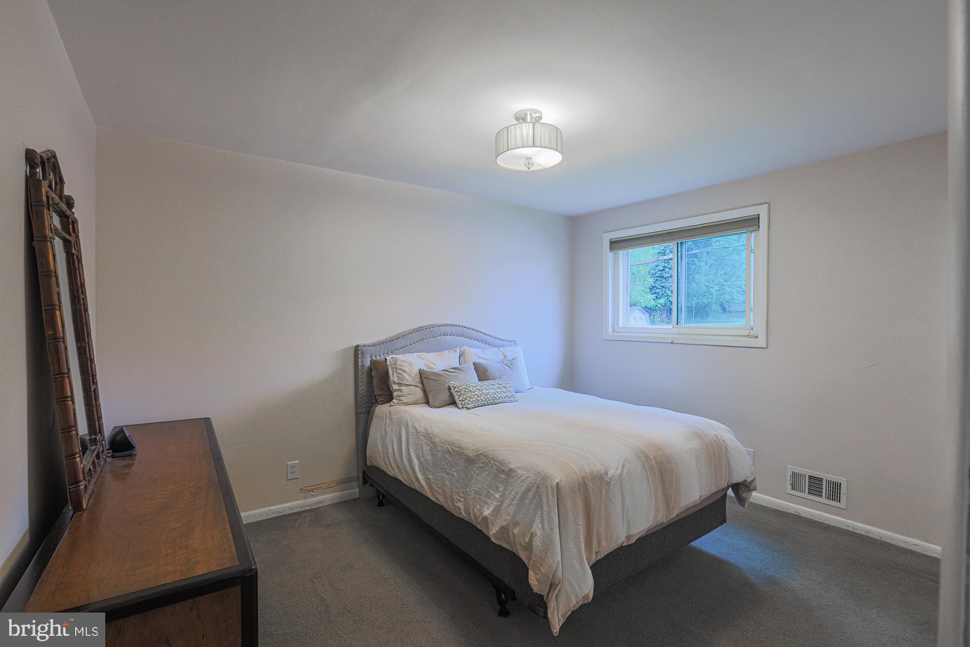 CROSS COUNTRY - Residential