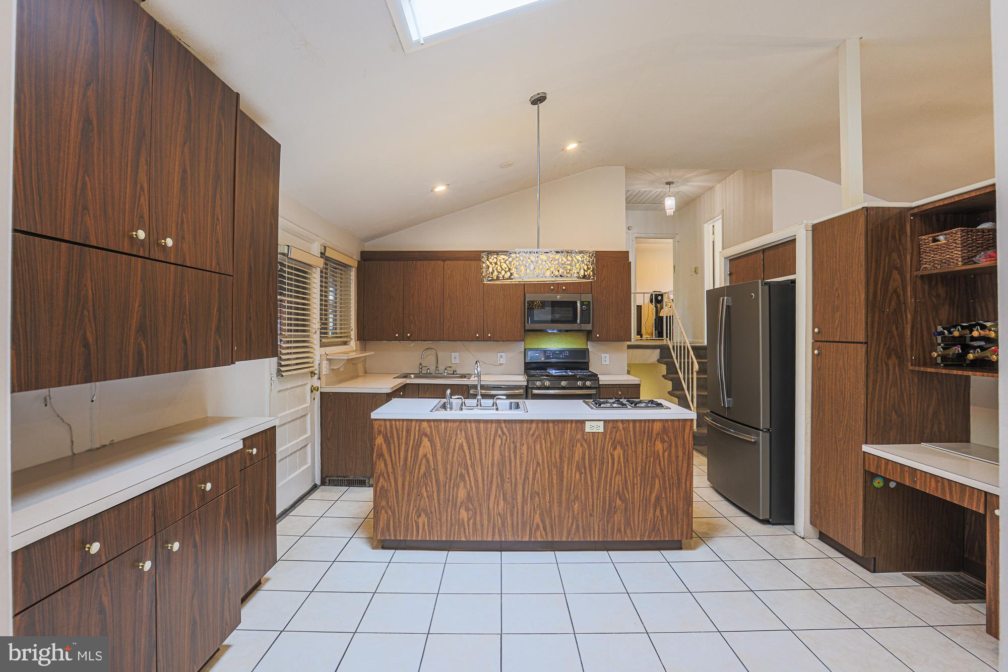 CROSS COUNTRY - Residential