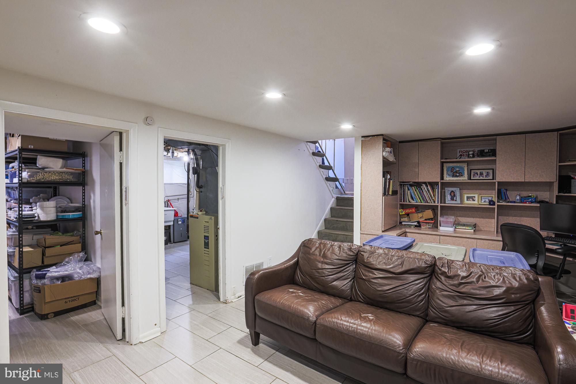 CROSS COUNTRY - Residential