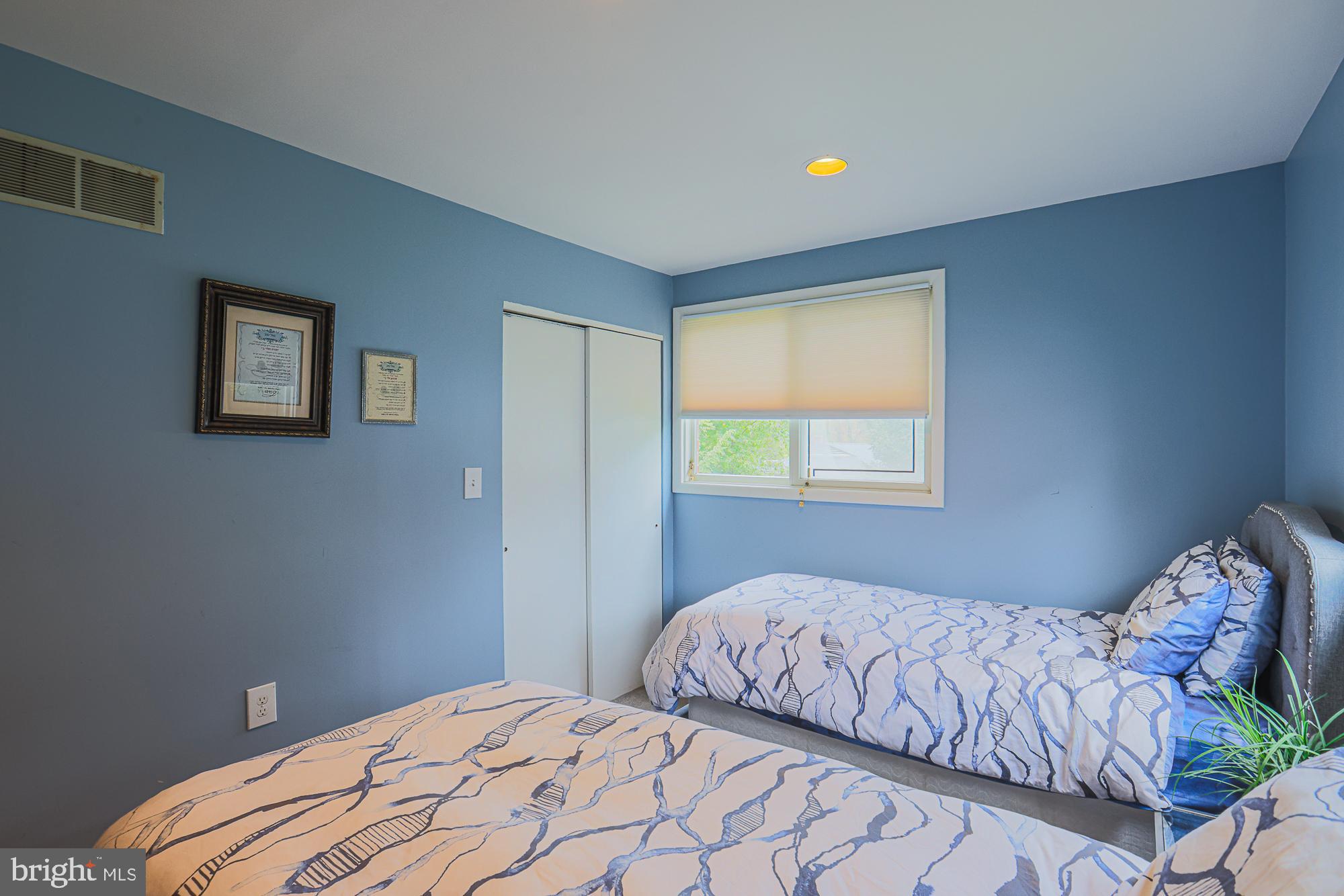 CROSS COUNTRY - Residential