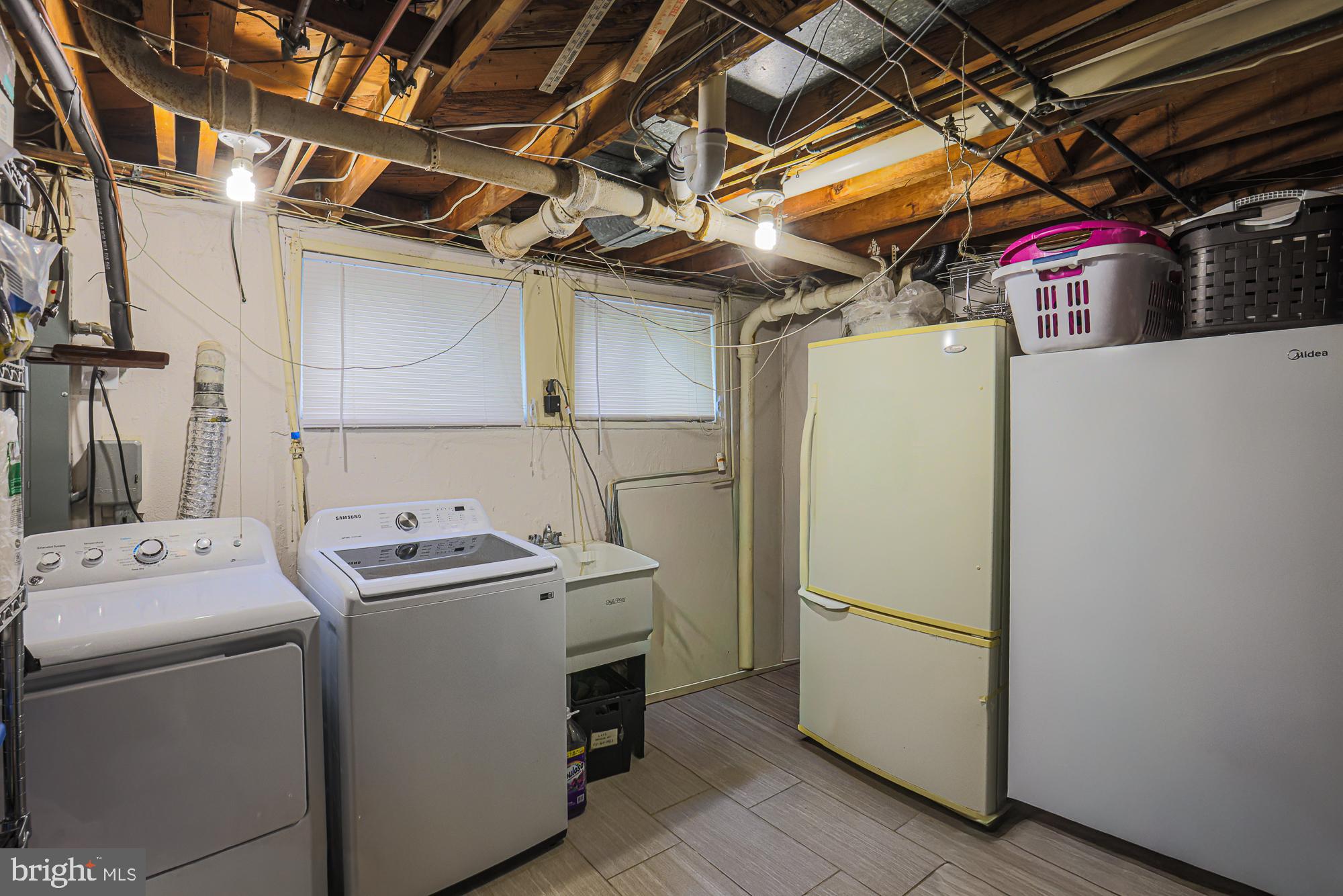 CROSS COUNTRY - Residential