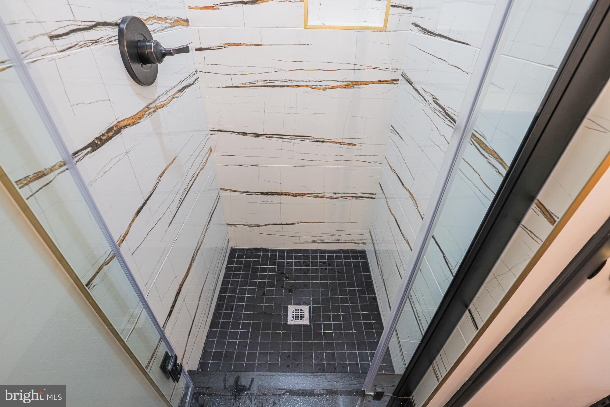 CROSS COUNTRY - Residential