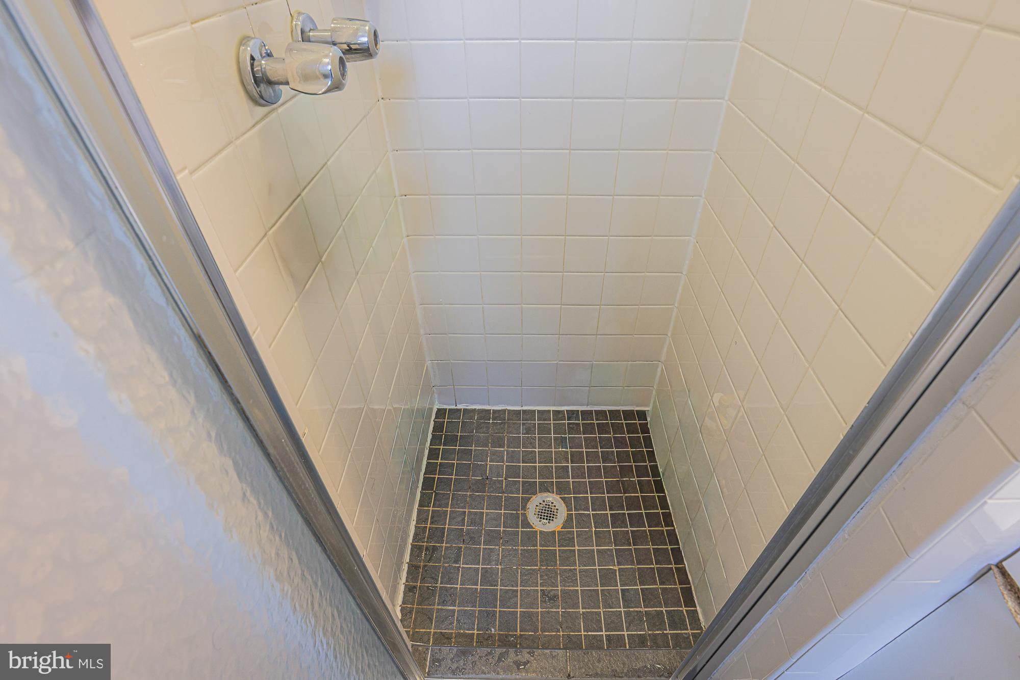 CROSS COUNTRY - Residential