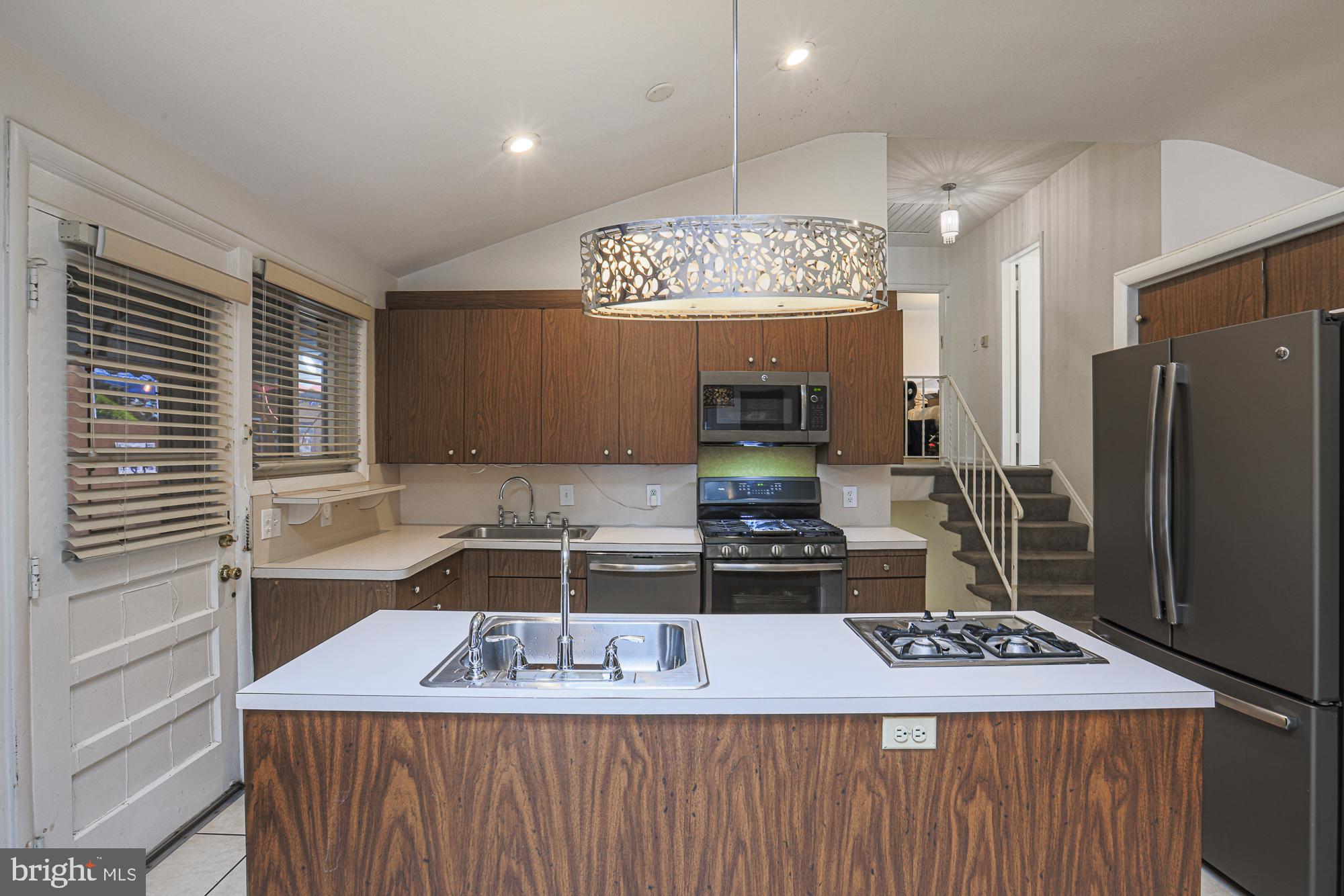 CROSS COUNTRY - Residential