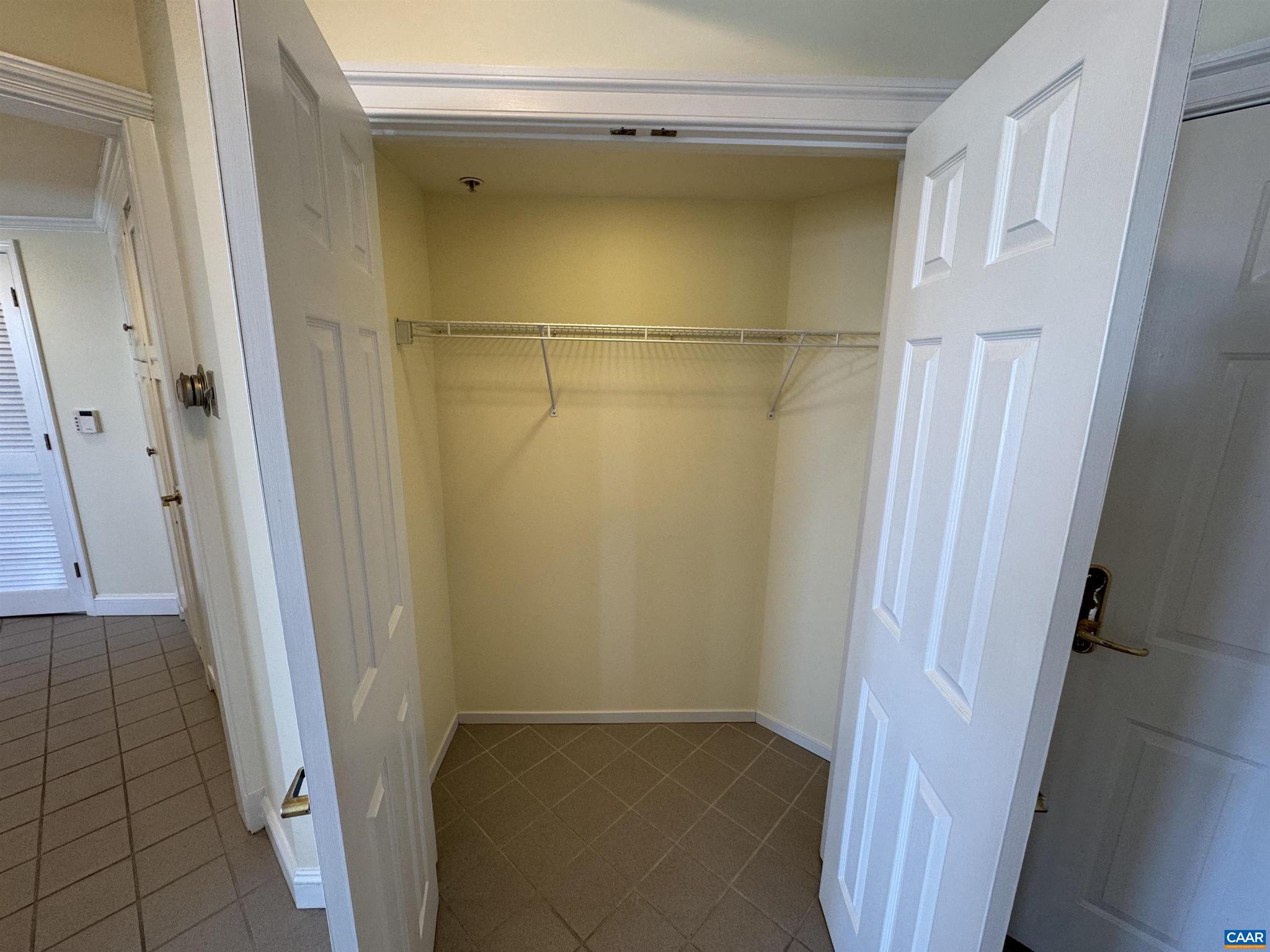 500 CRESTWOOD DR 1405