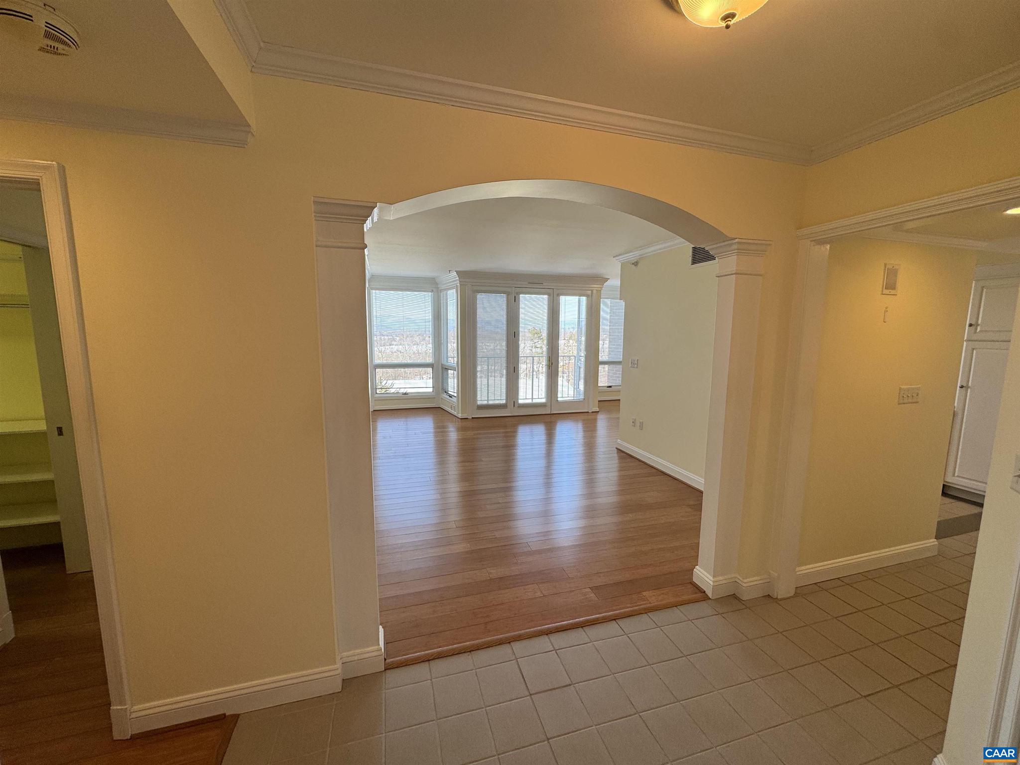 500 CRESTWOOD DR 1405