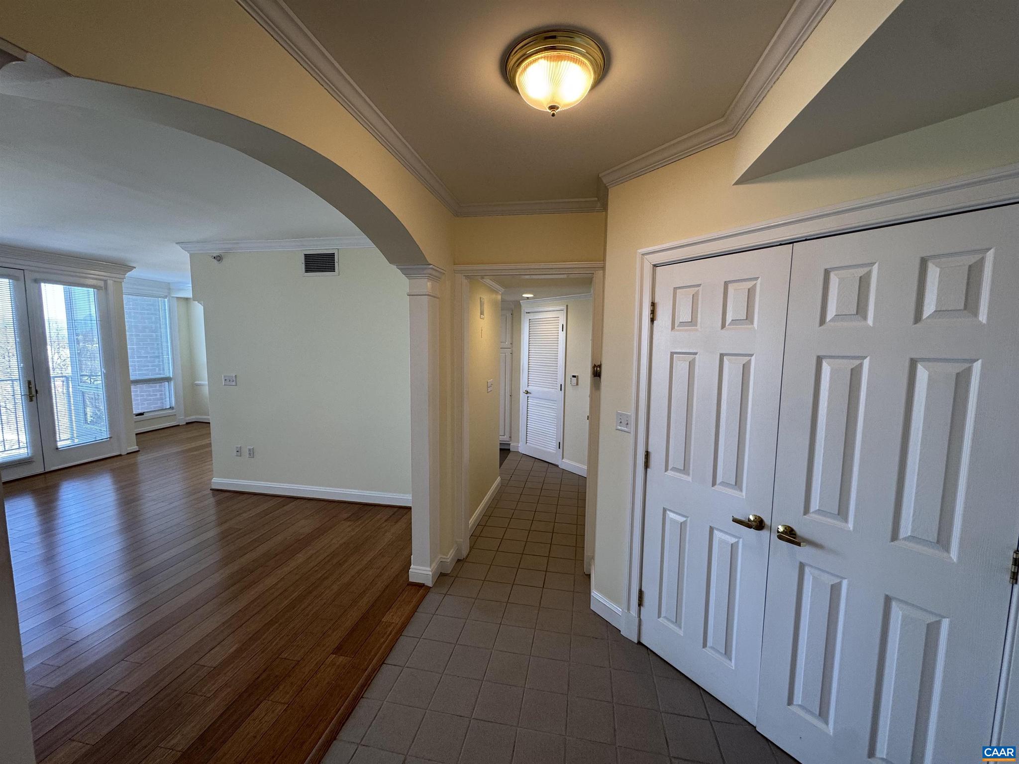 500 CRESTWOOD DR 1405