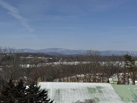 500 Crestwood Dr Unit 1405, Charlottesville, VA MLS: 673043