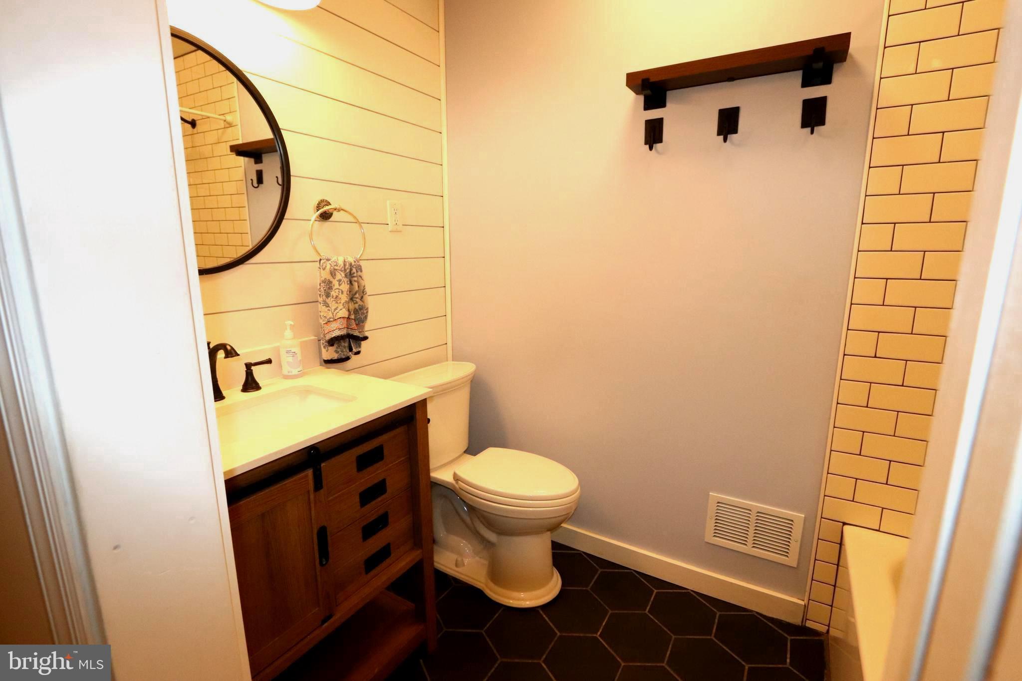 MARIELLEN PARK - Residential Lease