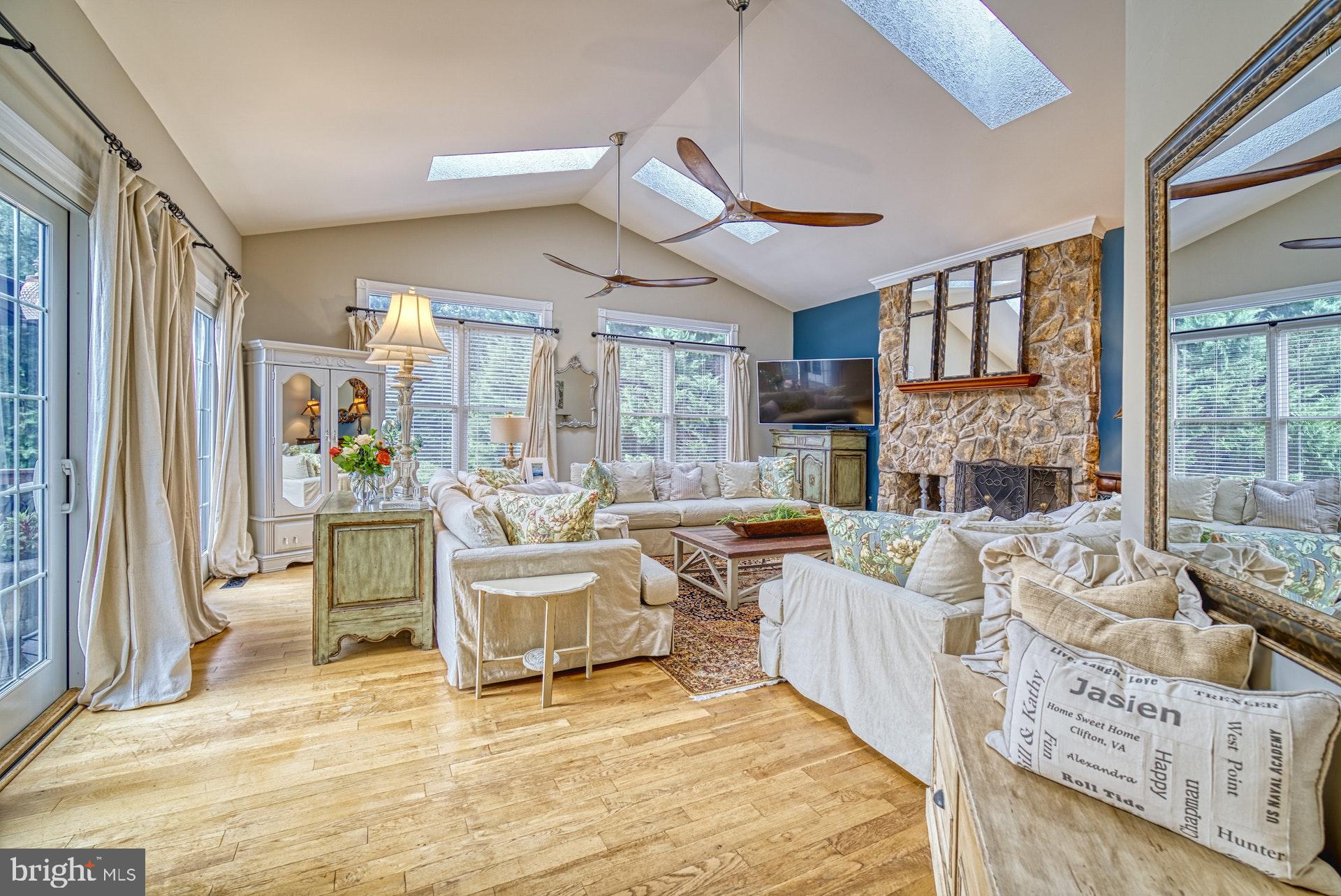 GLENCAIRN - Residential