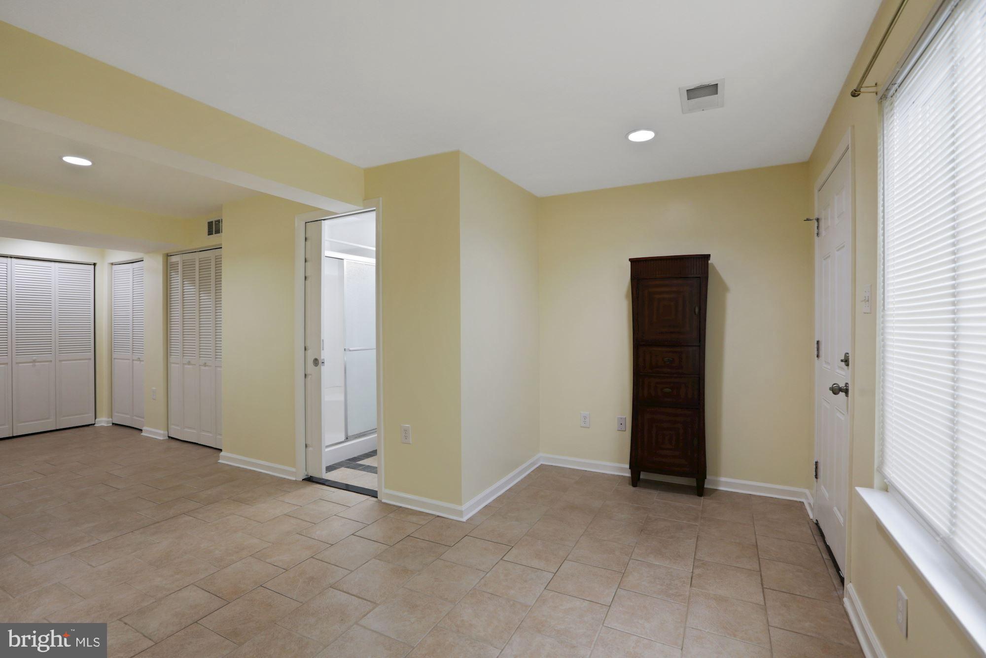 SUGARLAND RUN - Residential Lease