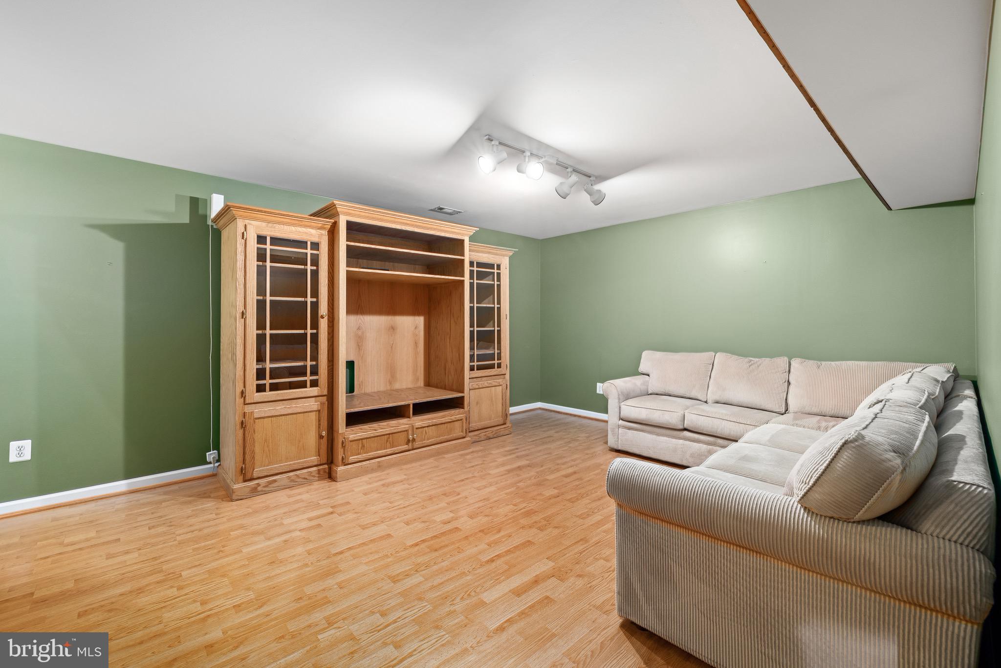 SUMMERWOOD - Residential
