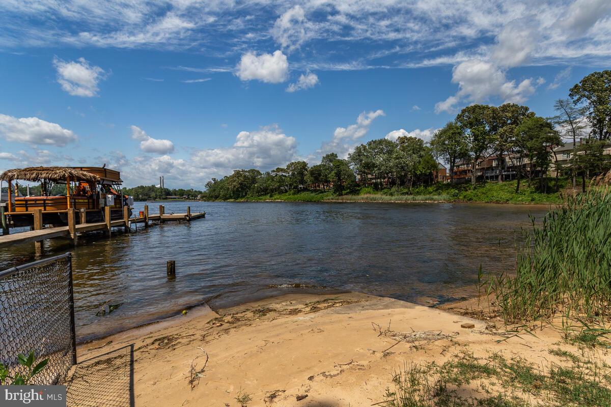 7607 STONEY HARBOR COURT