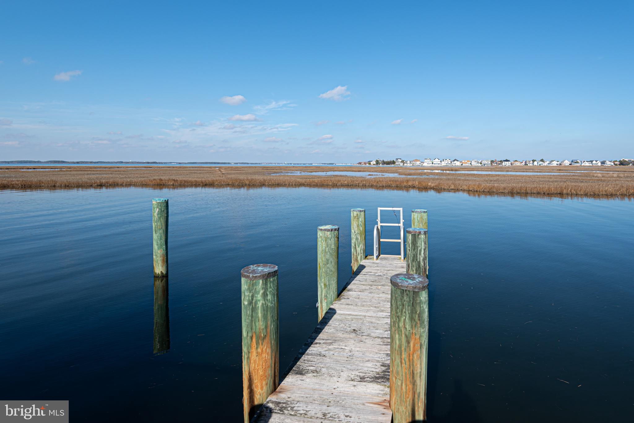 BAYSIDE KEYS - Residential