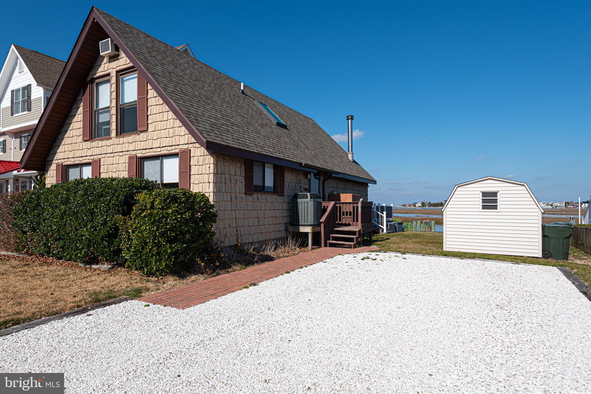 BAYSIDE KEYS - Residential