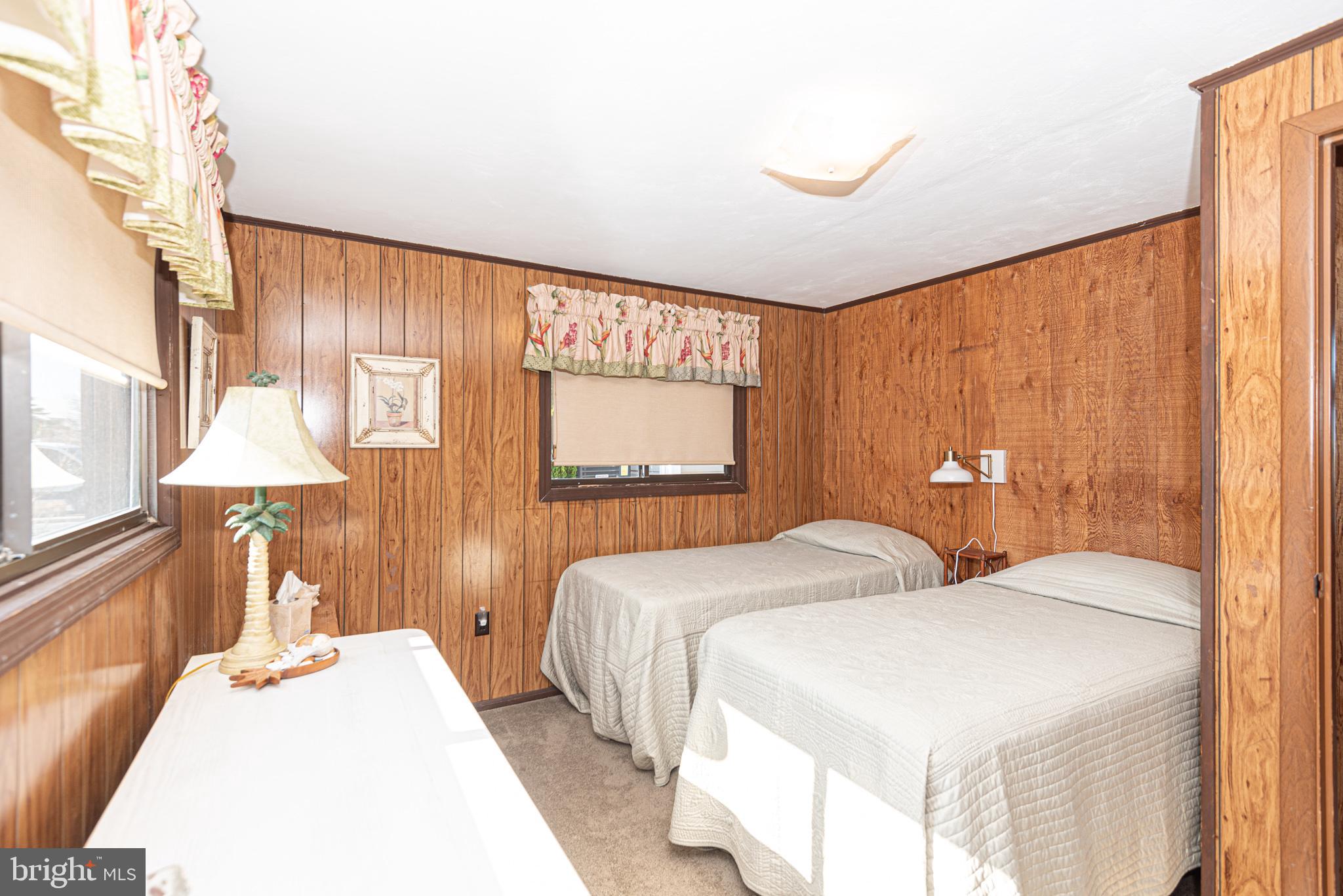 BAYSIDE KEYS - Residential