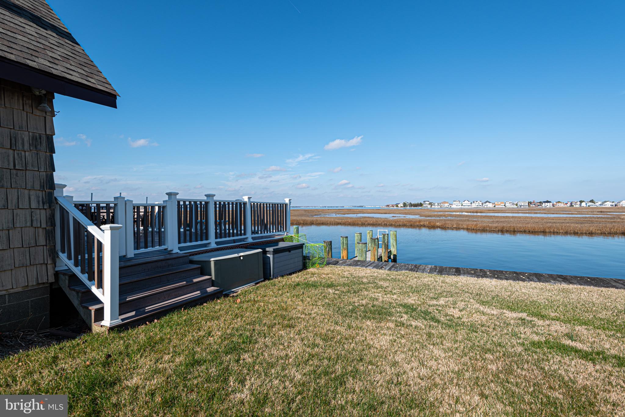 BAYSIDE KEYS - Residential