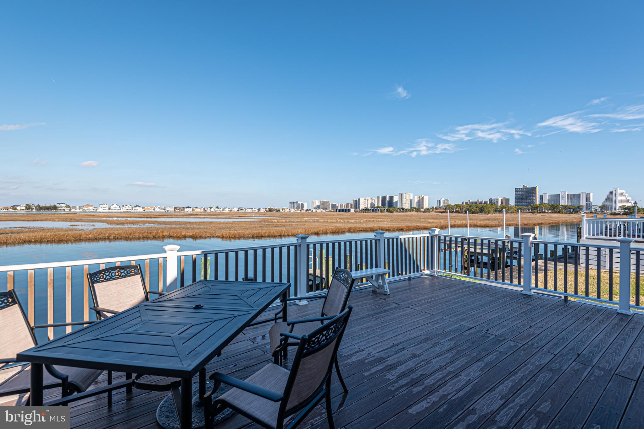 BAYSIDE KEYS - Residential