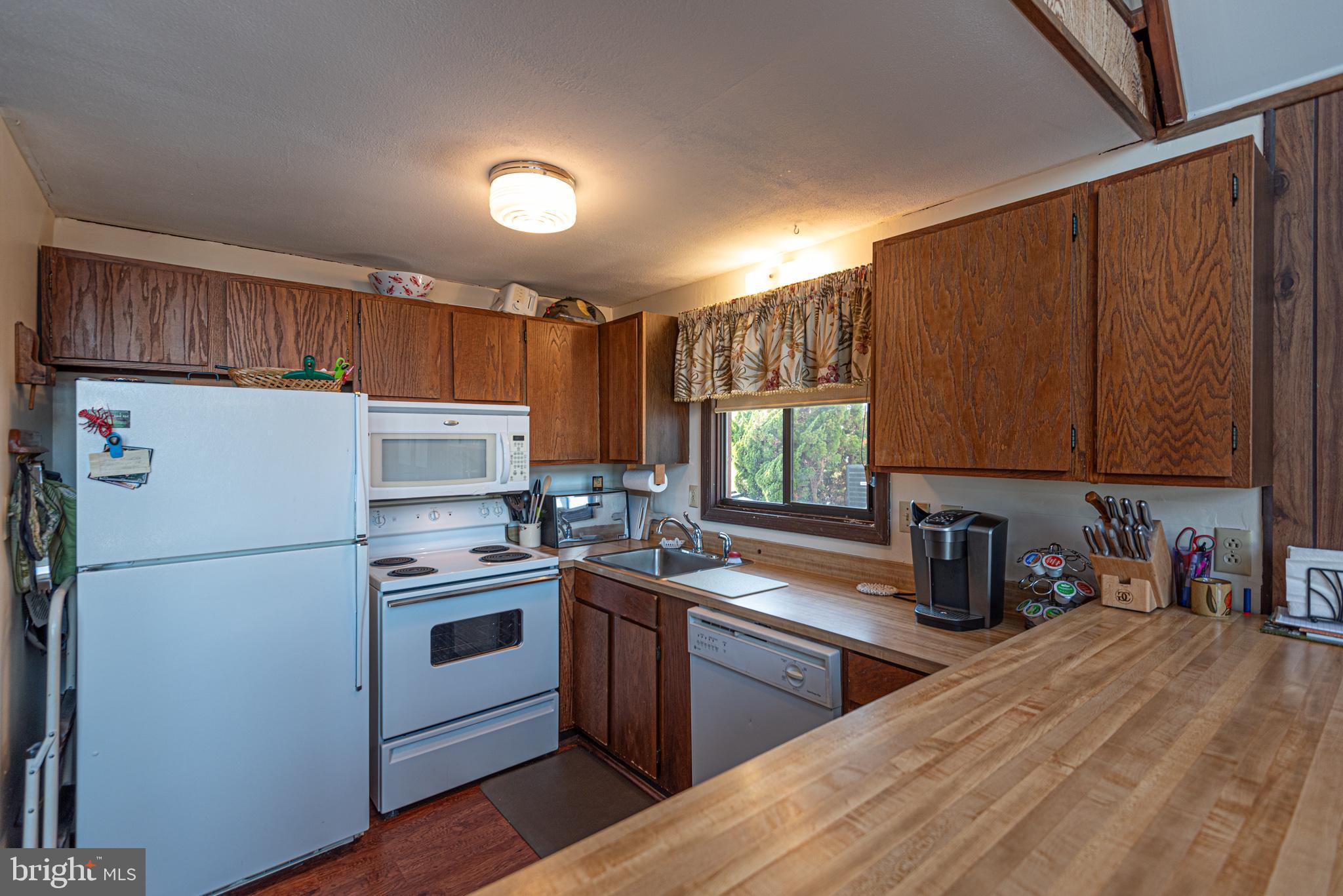 BAYSIDE KEYS - Residential