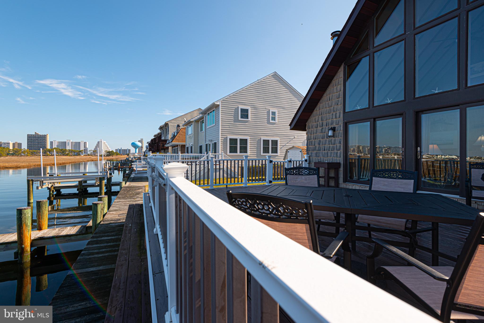 BAYSIDE KEYS - Residential