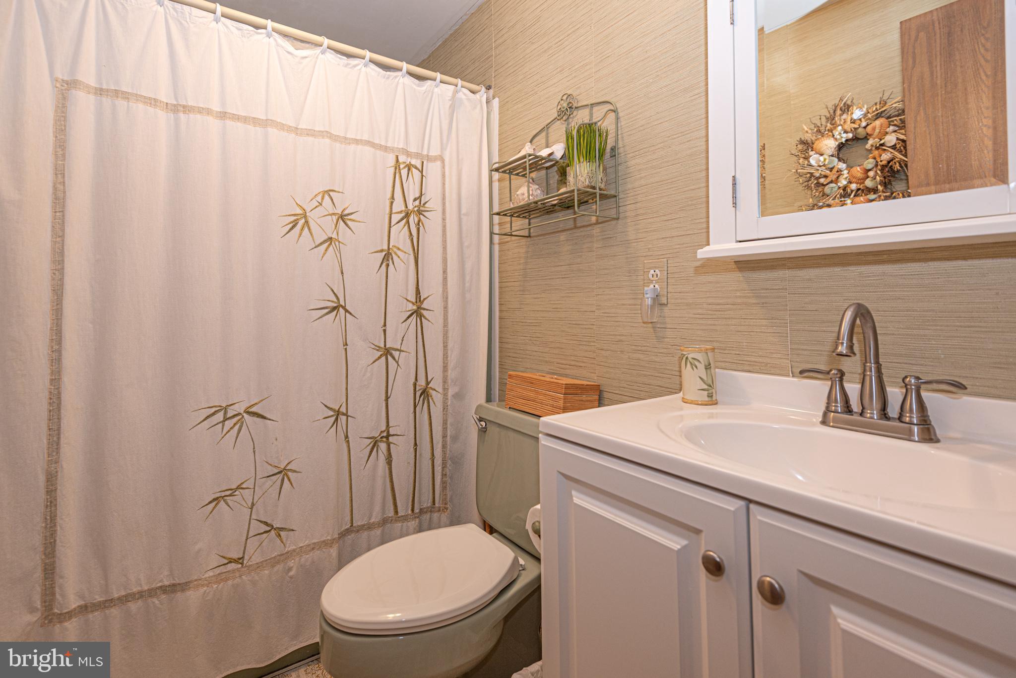 BAYSIDE KEYS - Residential