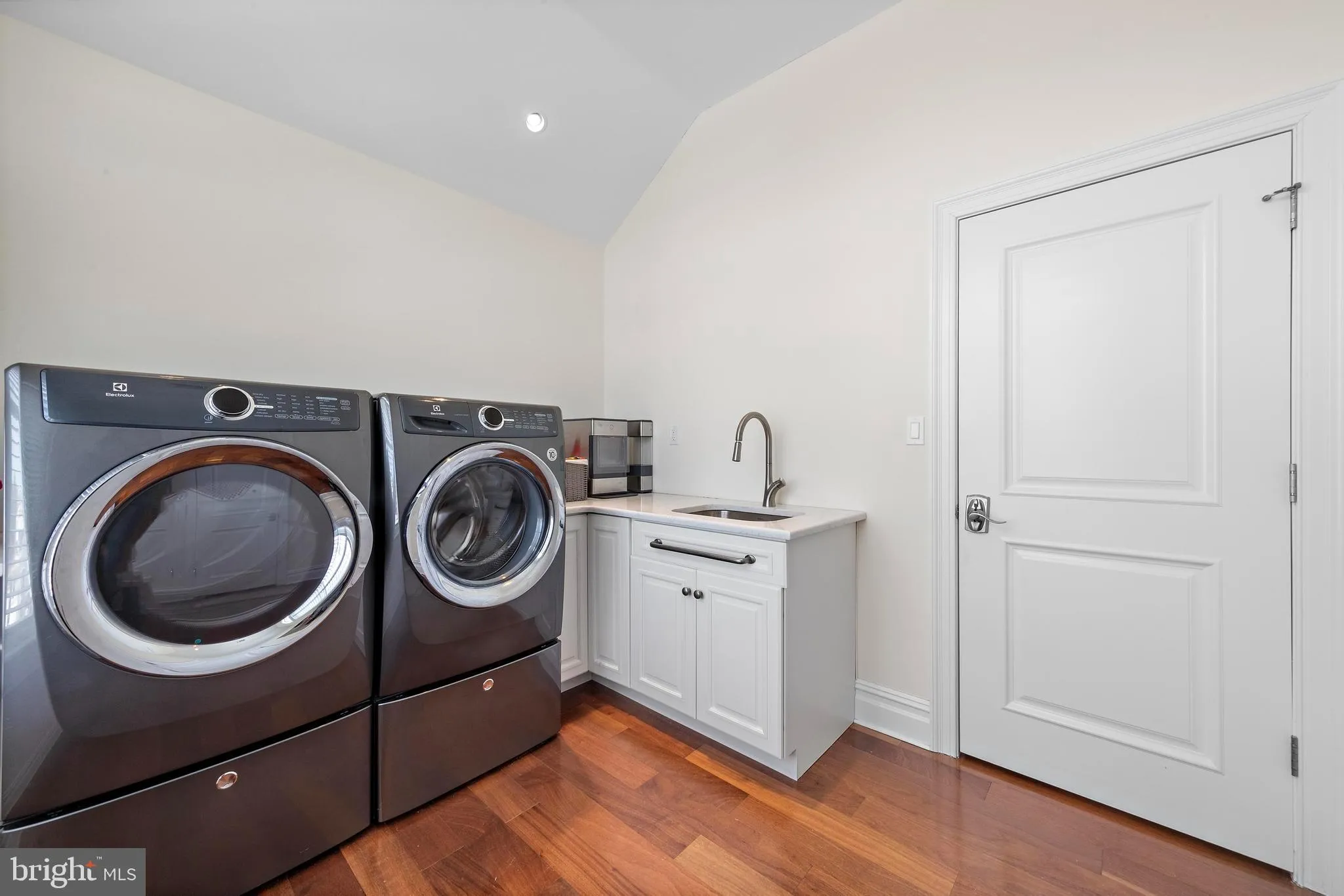 Long Beach Township, New Jersey 08008, United States, 6 Bedrooms Bedrooms, ,5 BathroomsBathrooms,Residential,Active,103010