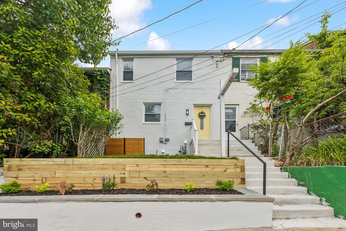 210 TENNESSEE AVENUE