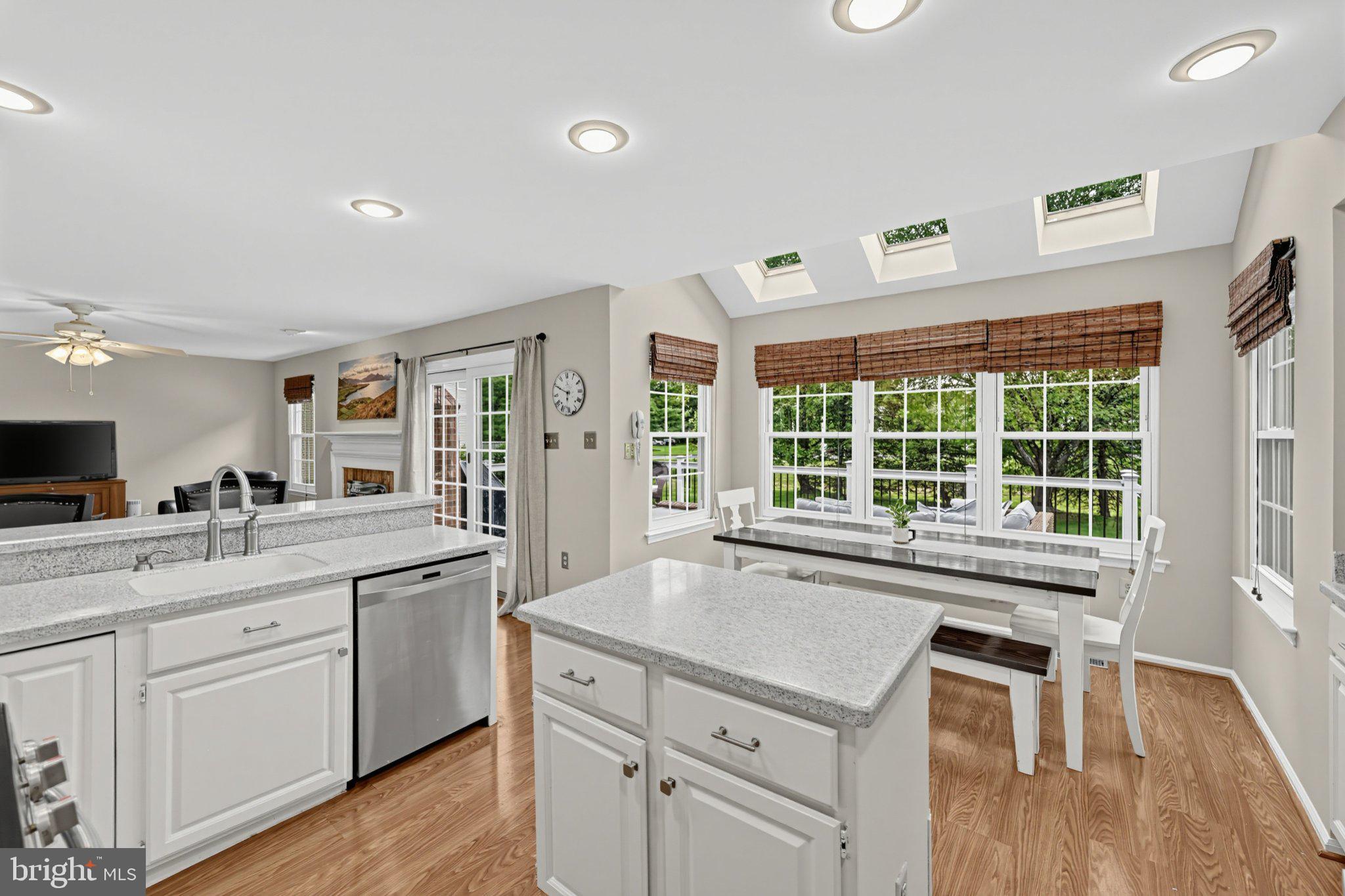 554 HERITAGE OAK DRIVE