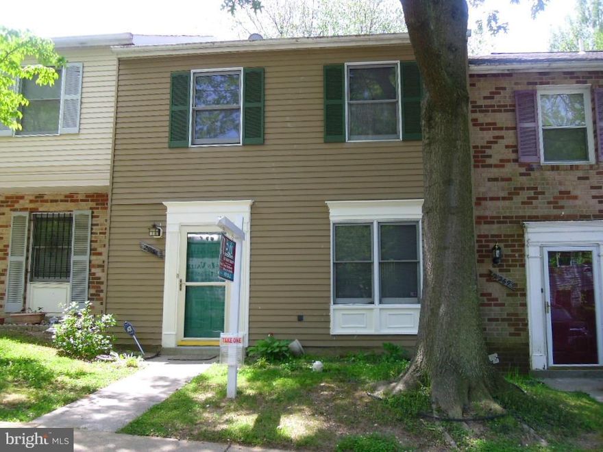 Charming 3BR/1.5 BA townhouse in Temple Hills conveniently located near Metro, Iverson Mall and Close to DC line!  The home has a fully fenced backyard, bathrooms have some updates, galley kitchen with table space and living room/dining room combo!