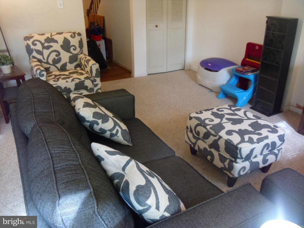 HILLCREST TOWNE - Residential