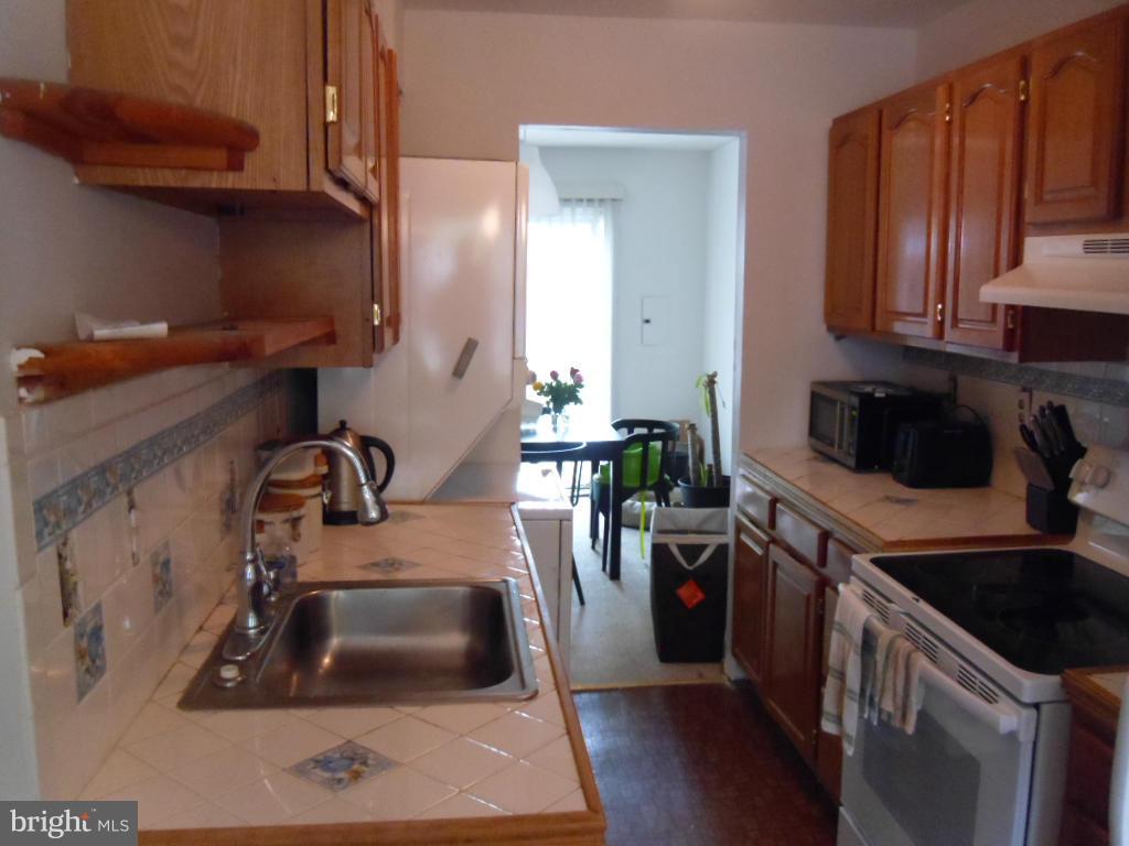 HILLCREST TOWNE - Residential