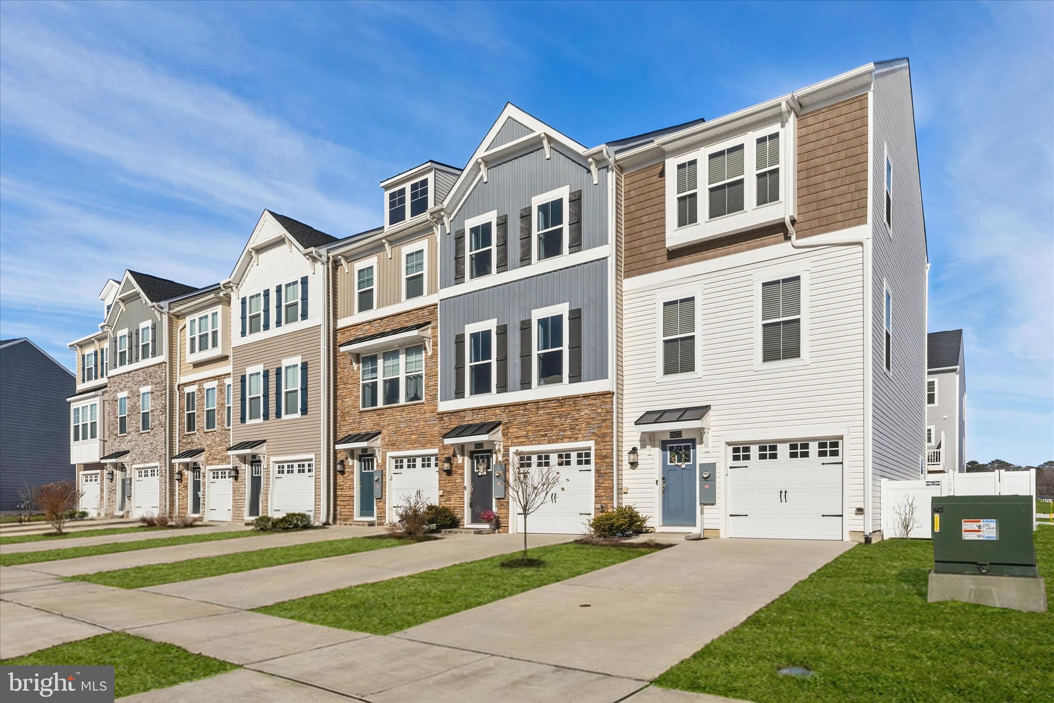 PLANTATION LAKES - Residential