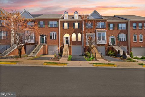 Photo of 4171 Jeremy Grove, FAIRFAX, VA 22030 (MLS # VAFX2296742)